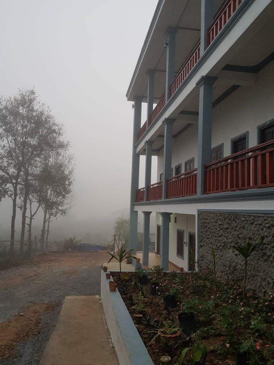 Sipanya Guesthouse Muang Phônsavan Eksteriør bilde